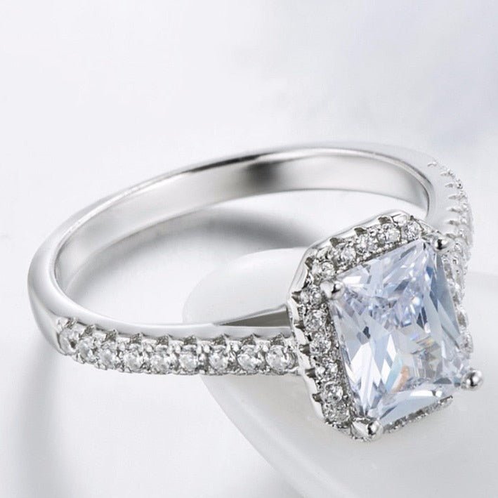 Anel Solitário Prata Royalty Diamante de Zircônia - Labela Joias