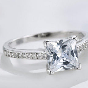 Anel Solitário de Noivado Prata com Diamante de Zircônia - Labela - Loja Online